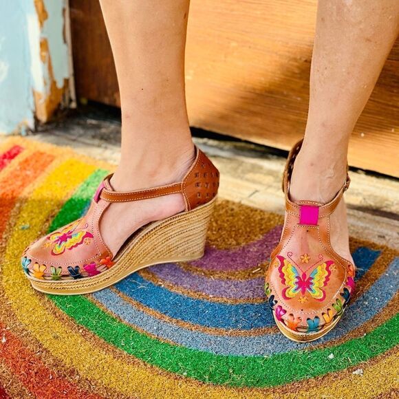 Handmade Butterfly Wedges  - Picture 1 of 6